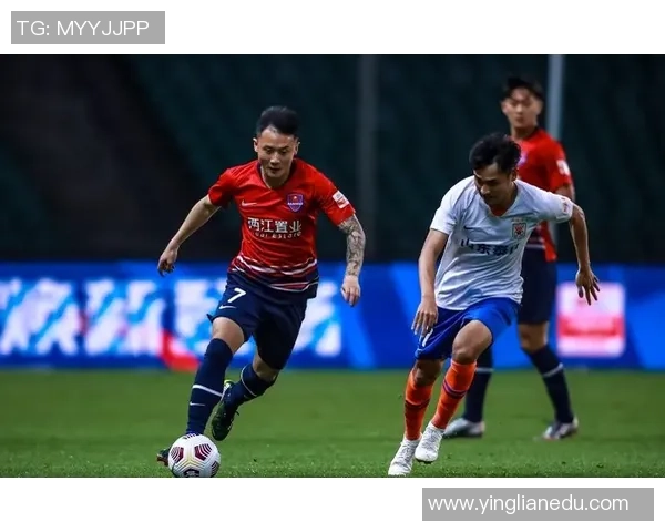 重庆足球队进攻战术解析及其在比赛中的应用与效果分析 重庆足球队进攻战术解析及其在比赛中的应用与效果分析