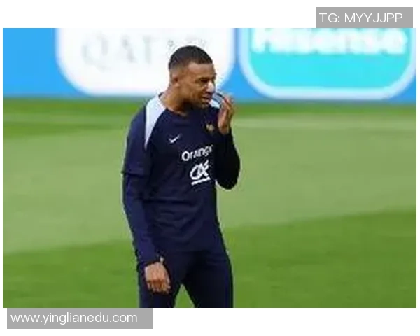 法国足球10号明星的年龄揭秘与职业生涯回顾 法国足球10号明星的年龄揭秘与职业生涯回顾